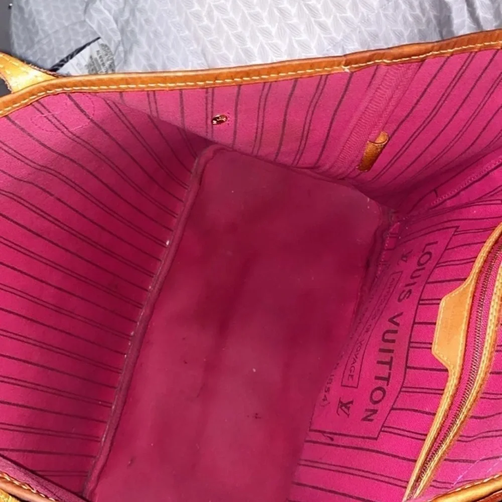 Louis Vuitton Neverfull MM - Picture 4 of 7